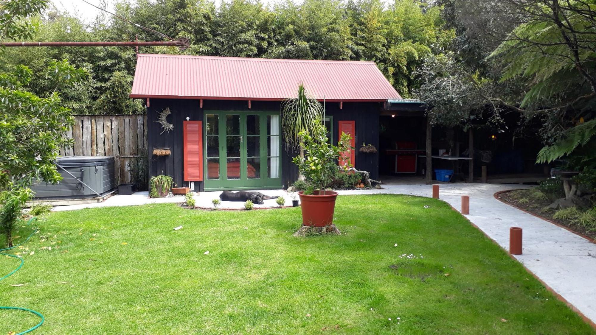 Quirky Woods - Glamping Cabins At Maketu מראה חיצוני תמונה