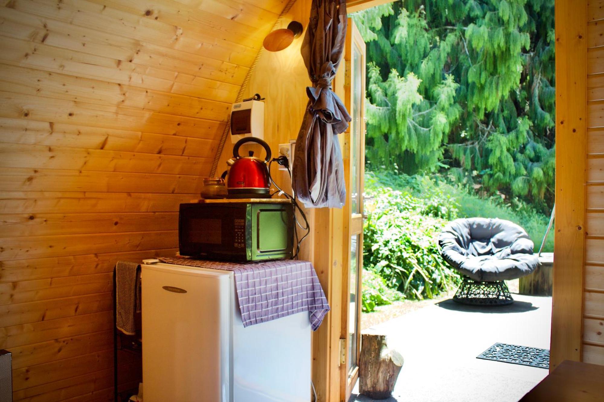 Quirky Woods - Glamping Cabins At Maketu מראה חיצוני תמונה