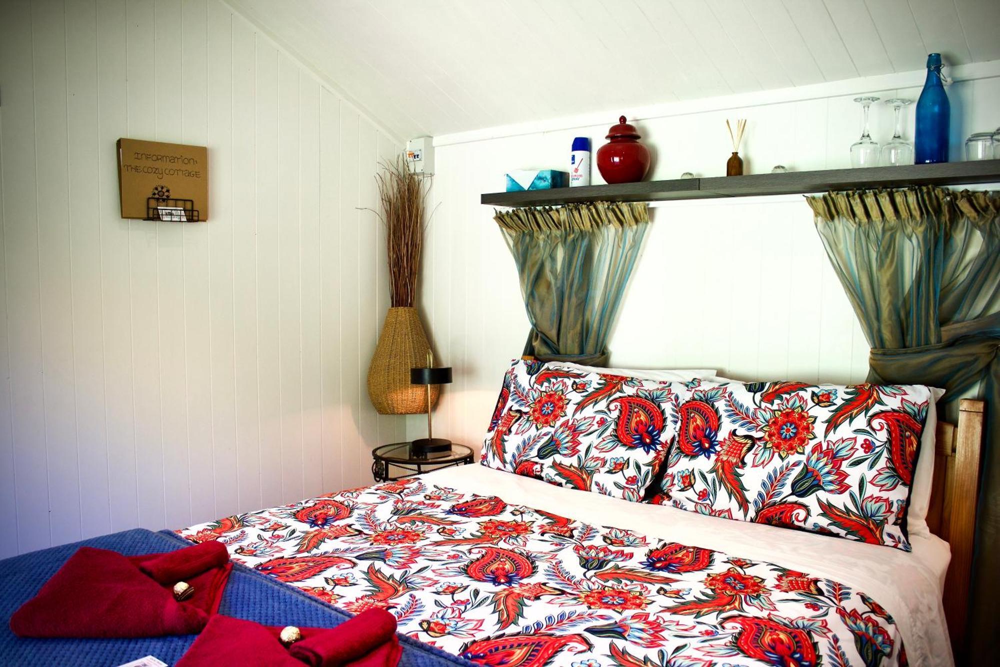 Quirky Woods - Glamping Cabins At Maketu מראה חיצוני תמונה