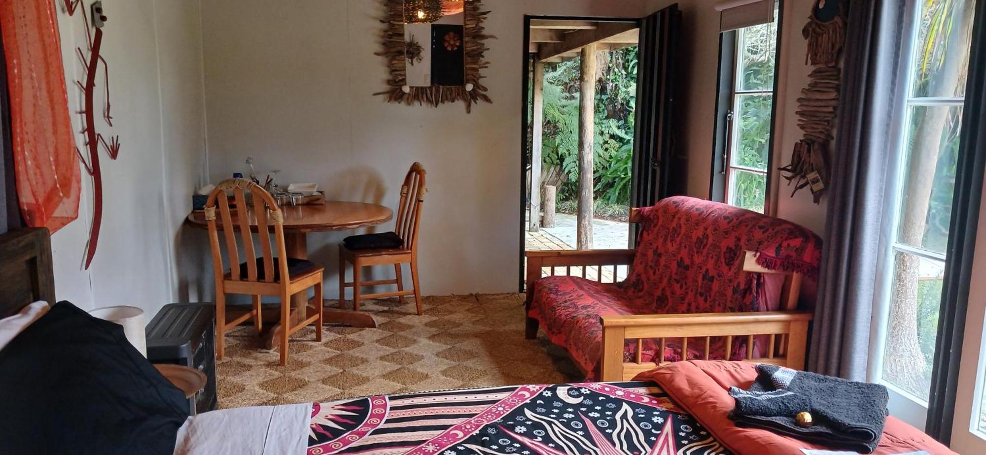 Quirky Woods - Glamping Cabins At Maketu מראה חיצוני תמונה