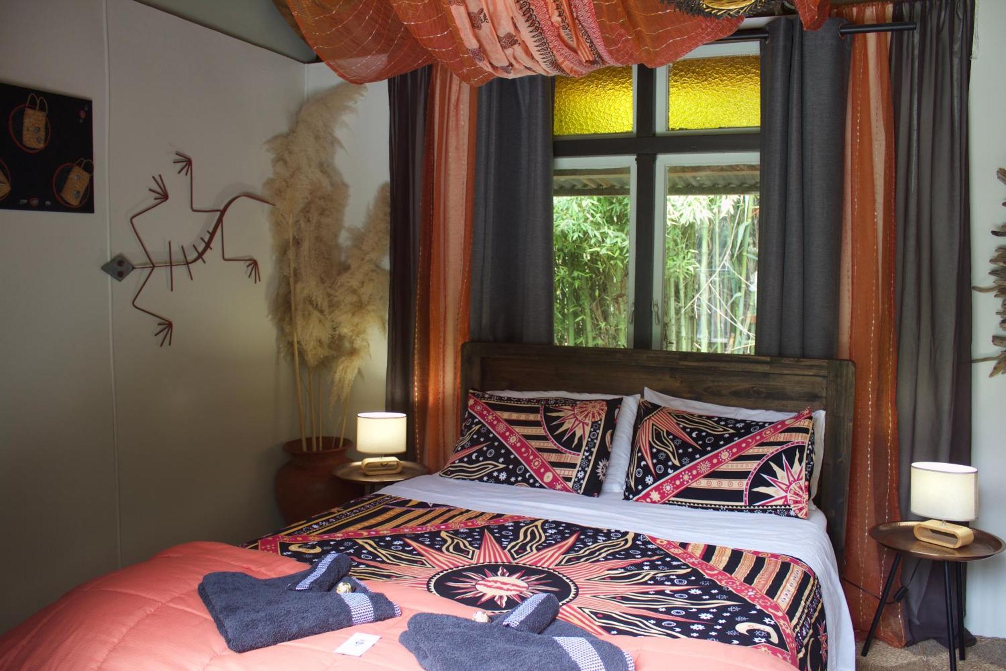 Quirky Woods - Glamping Cabins At Maketu מראה חיצוני תמונה
