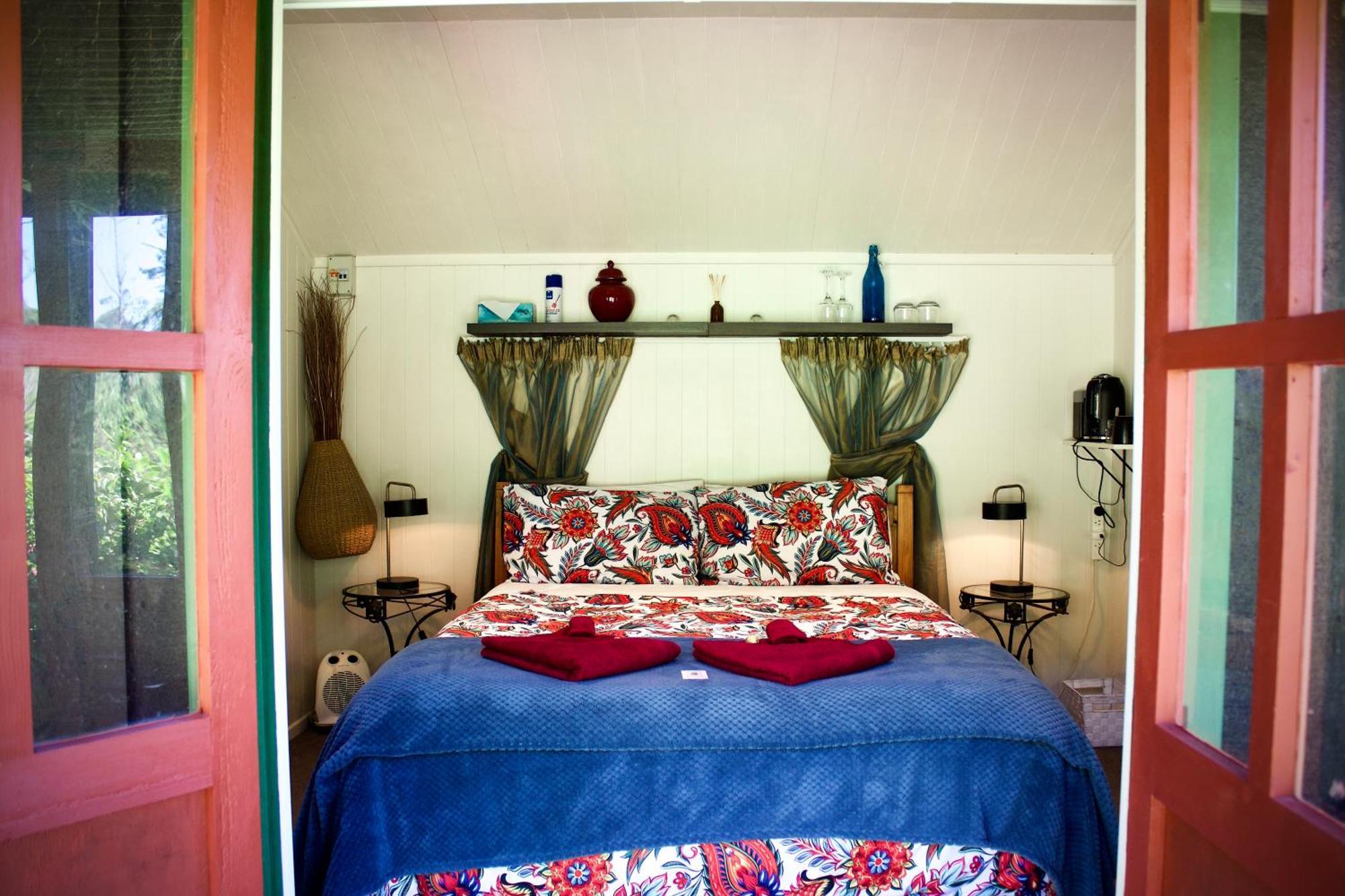 Quirky Woods - Glamping Cabins At Maketu מראה חיצוני תמונה