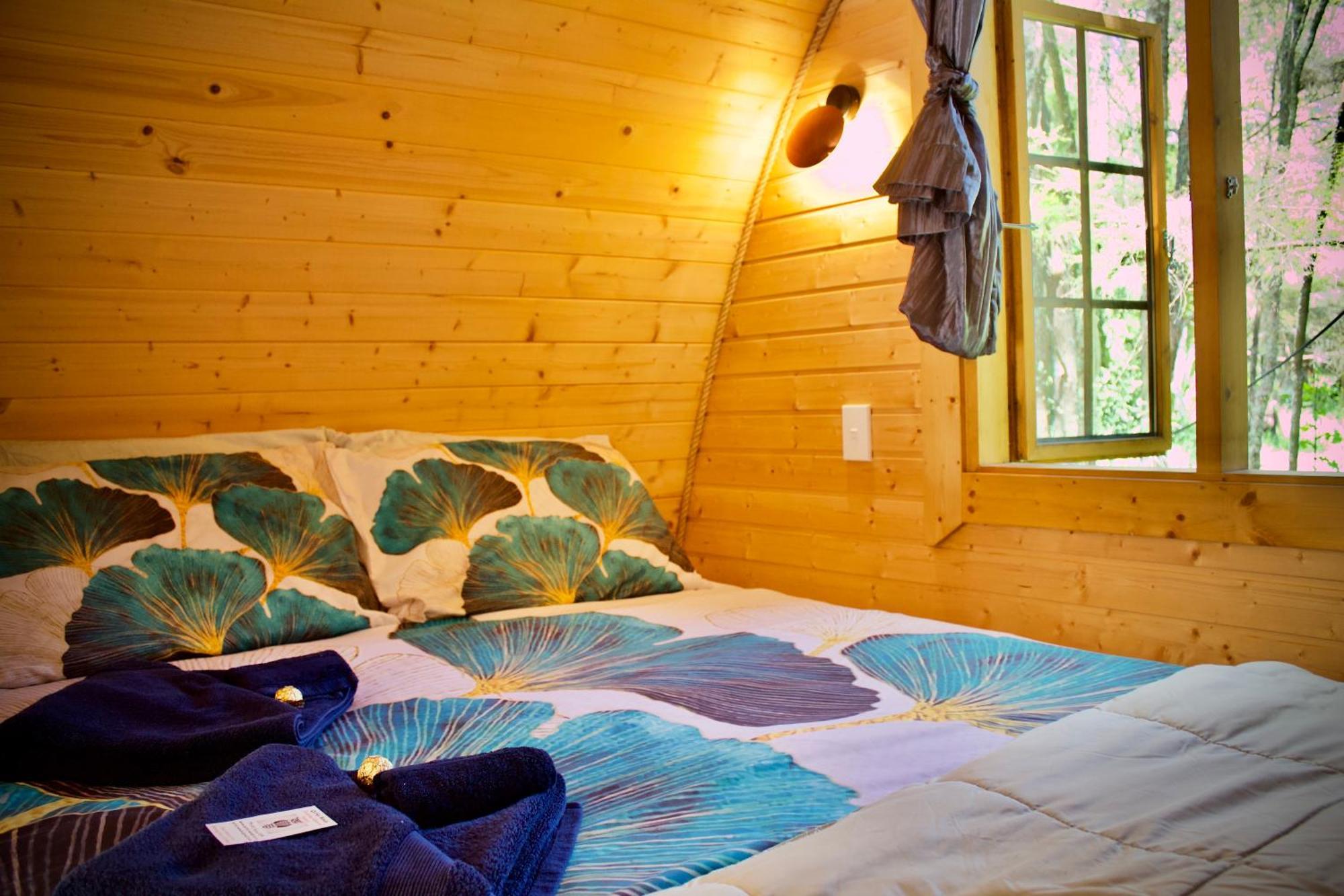 Quirky Woods - Glamping Cabins At Maketu מראה חיצוני תמונה